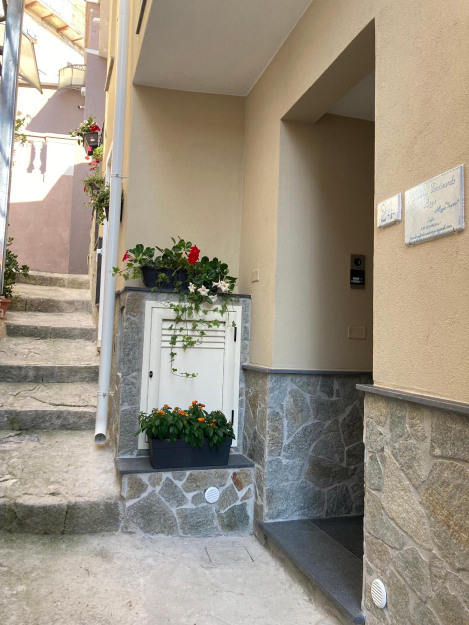Residenza Ferdinando - 40M Dal Mare Apartment ปิซโซ ภายนอก รูปภาพ